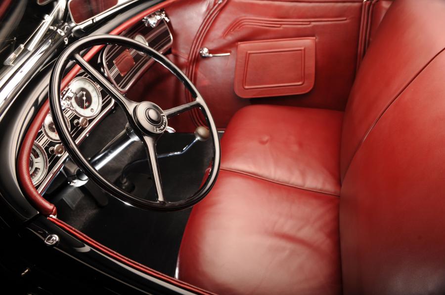 Интерьер Auburn 852 SC Dual Ratio Speedster 1936 года  (фото 44 из 48)